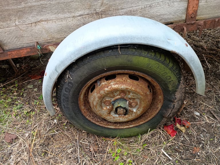Trailer 8.5ft by 4.5ft needs work