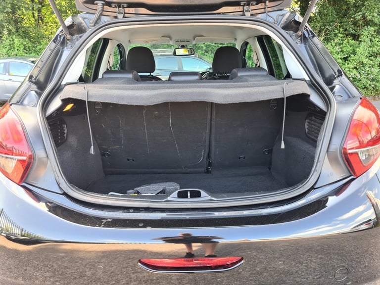 Peugeot 208 BLUE HDI GT LINE 1.6