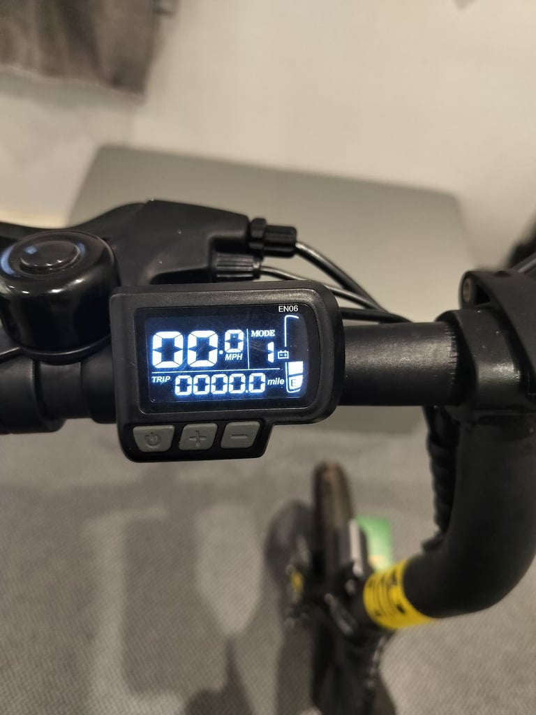 Zinc electric seated scooter good condition