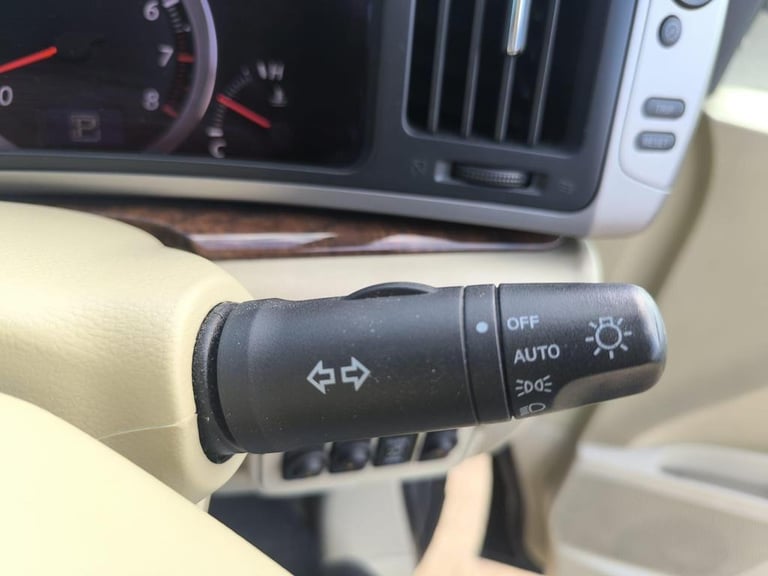 2008 Nissan Elgrand 2.5 Petrol 8 Seats Automatic Camper Van Roof LED TV ULEZ Free MPV Petrol Auto...