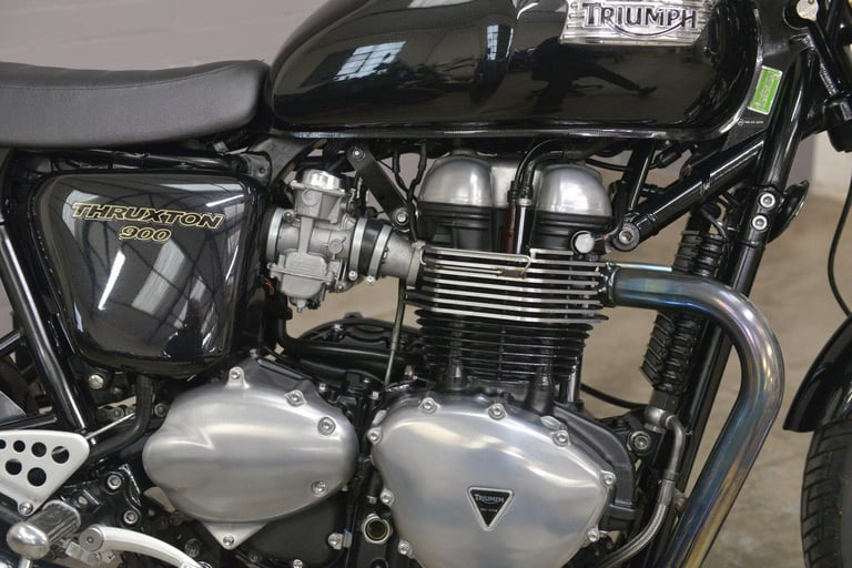2014 Triumph Thruxton 900 865