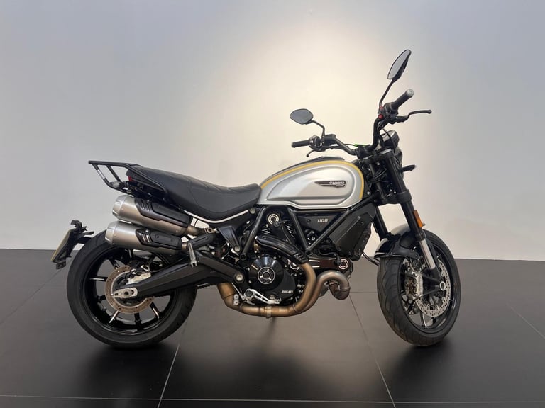 DUCATI SCRAMBLER 1100 PRO 2020 BIKE LOTS OF EXTRAS