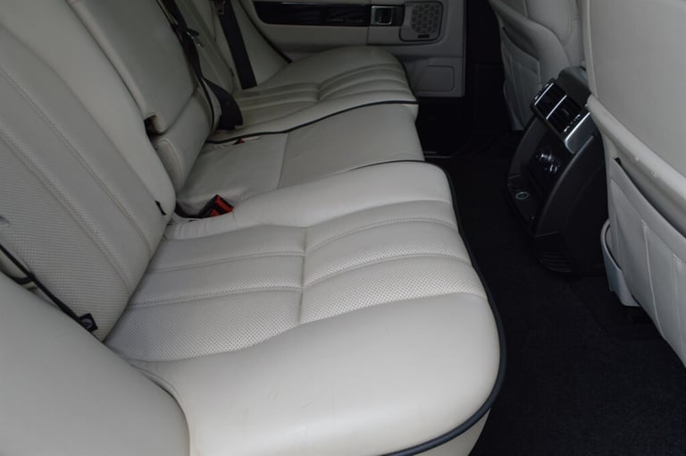 2012 Land Rover Range Rover 4.4 TDV8 Westminster 4dr Auto ESTATE DIESEL Automatic