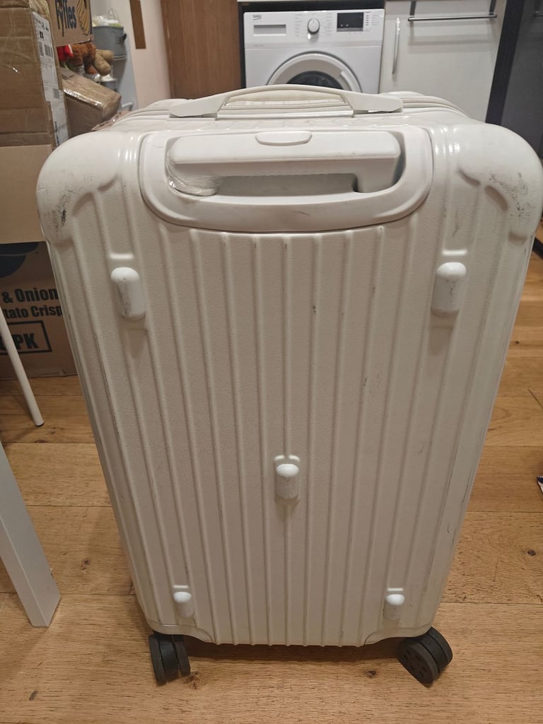 Used 26-Inch White Suitcase – Heavily Worn but Fully Functional