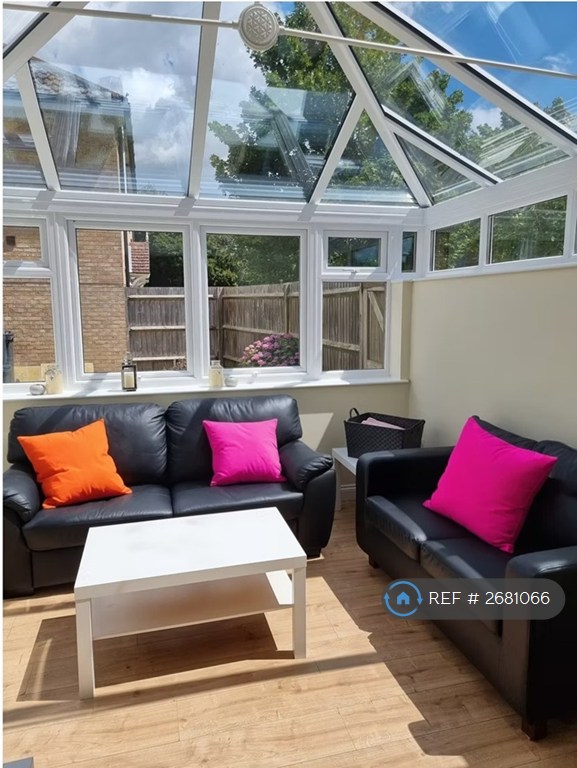 5 bedroom house in Baxendale Road, Chichester, PO19 (5 bed) (#2681066)