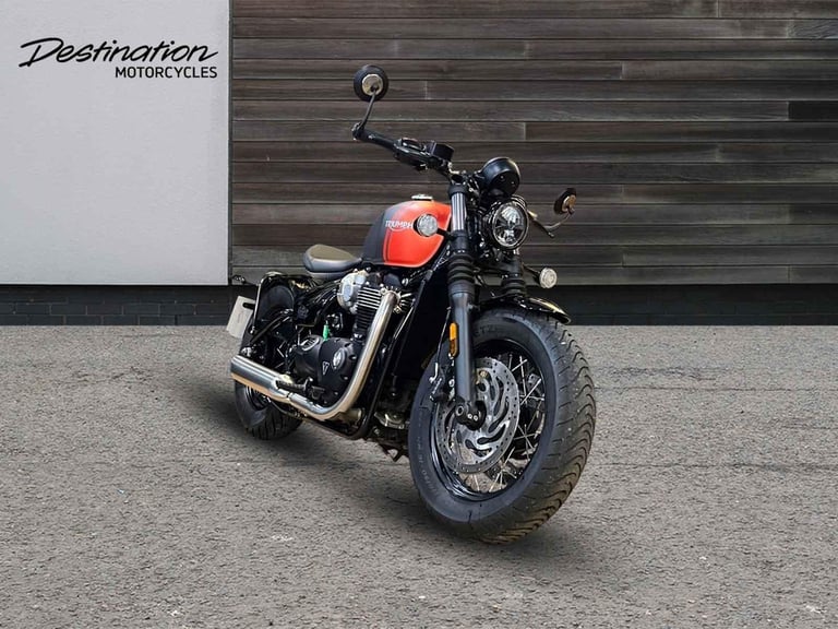 2025 Triumph Bonneville Bobber PREMIUM SINGLE COLOUR Petrol orange 6 Speed
