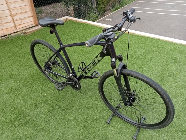 Trek Dual Sport Hybrid Mountain Bike.