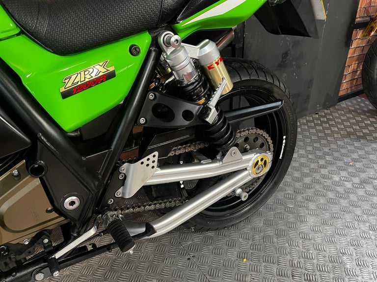 2007 Kawasaki ZRX1200 R, only 6117 miles from new, 
