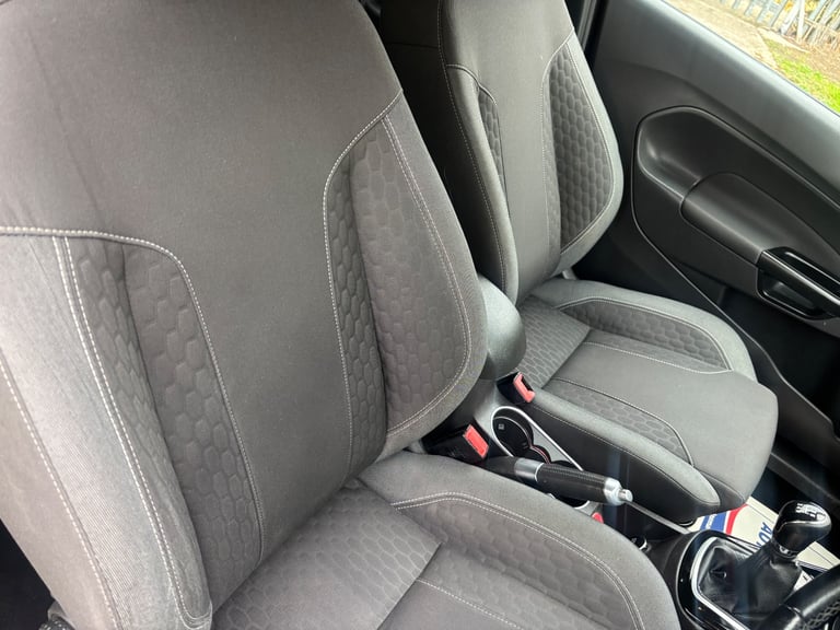 Ford, FIESTA, Hatchback, 2013, Manual, 1560 (cc), 3 doors