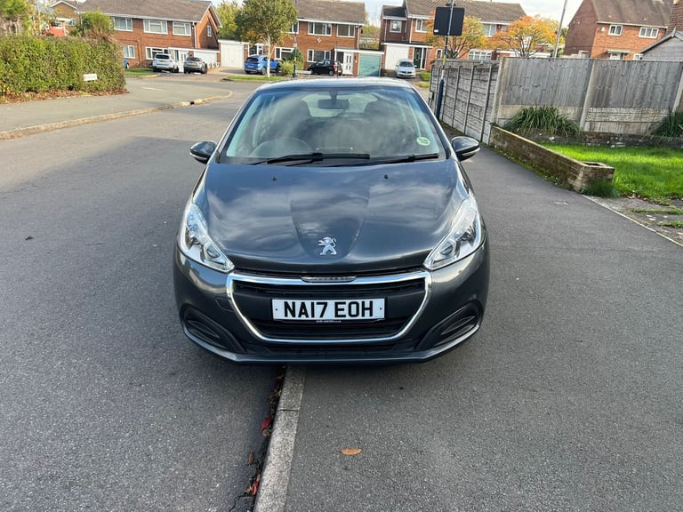 PEUGEOT 208 PURETECH 2017 WITH ONLY 33 K MILES EXCELLENT CONDITION