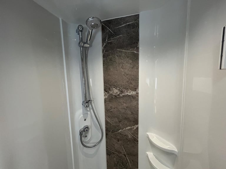 Coachman VIP 675 / 4 berth - TWIN AXLE 2023