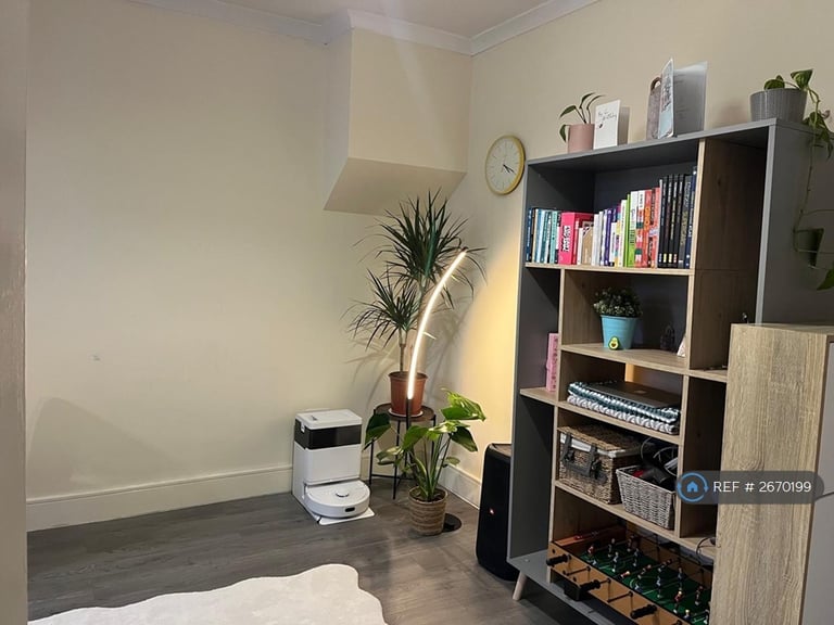 1 bedroom flat in Winchcombe Street, Cheltenham, GL52 (1 bed) (#2670199)