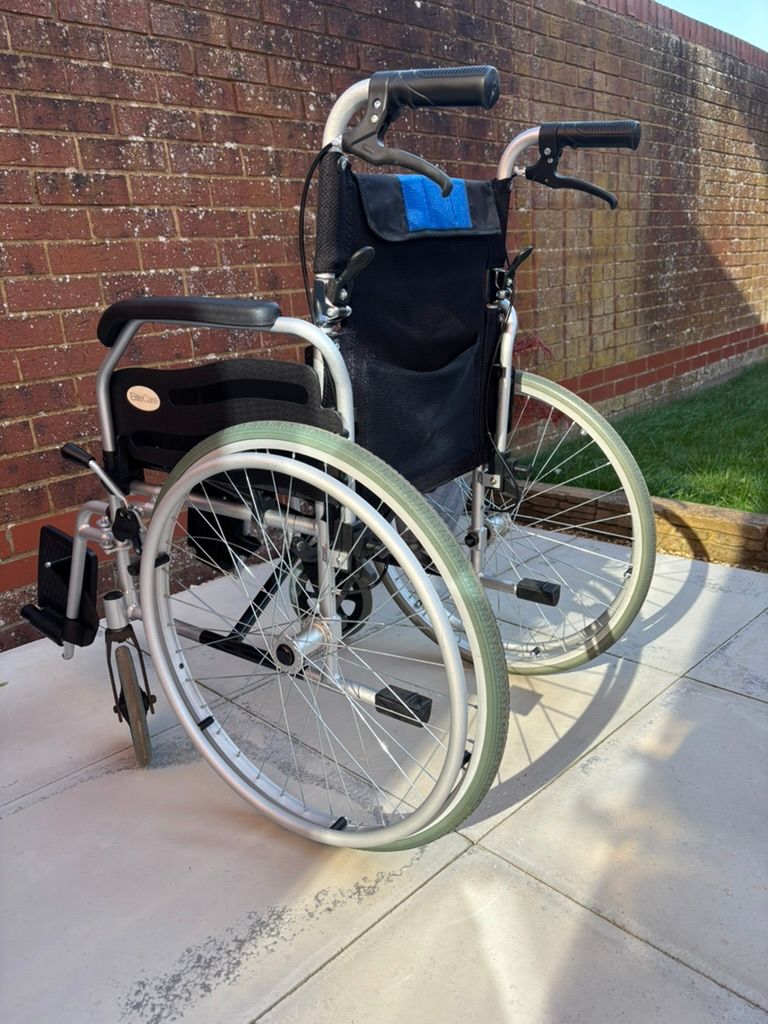 EliteCare ECSP01 Aluminium Folding Self-Propelled Wheelchair.