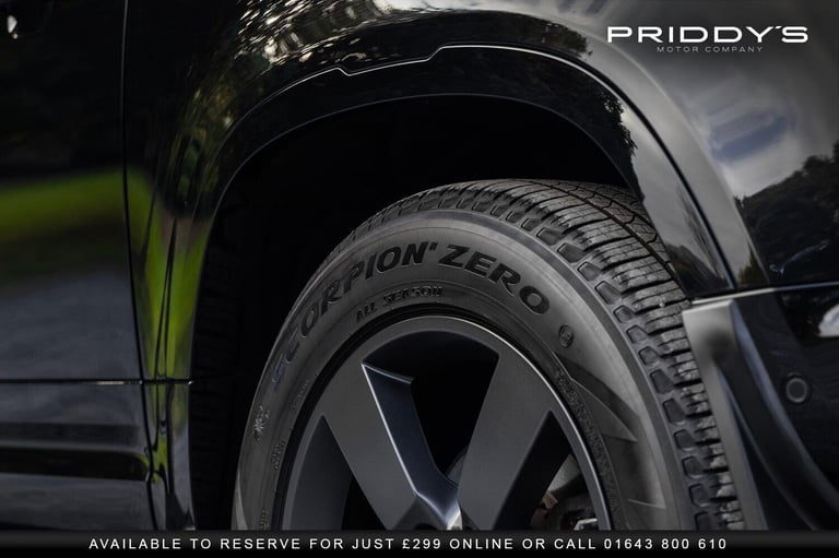 LAND ROVER DEFENDER 90 2.0 P300 X-Dynamic HSE - Amazing spec. Massive presence.
