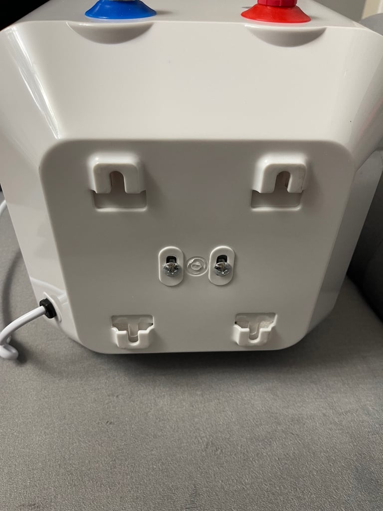 Portable Water Heater,1.5KW Electric Water Heater With 10L Water Tank, IP4X Waterproof, Under Sink