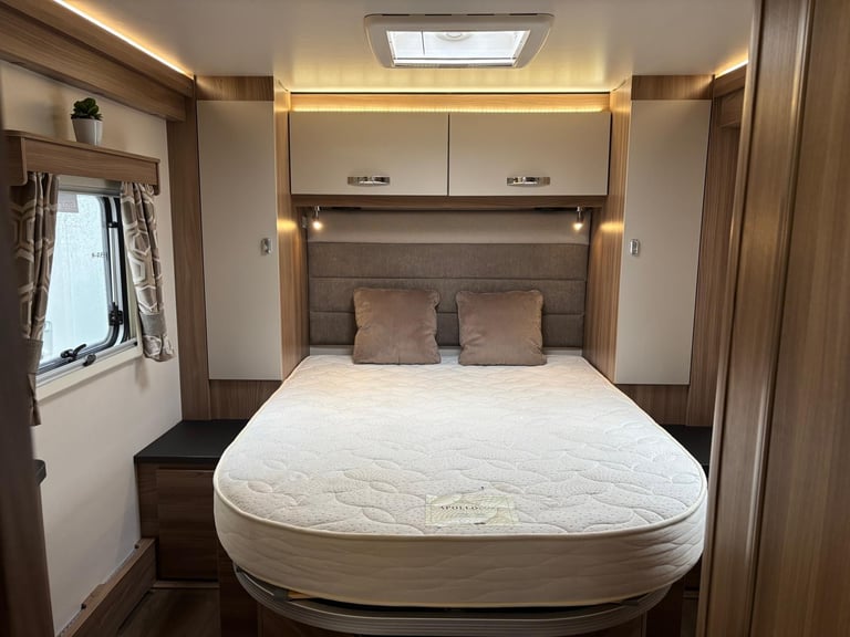 SWIFT BESSACARR HI-STYLE 599 MOTORHOME Alde, Auto Satellite, Tower Fridge, 