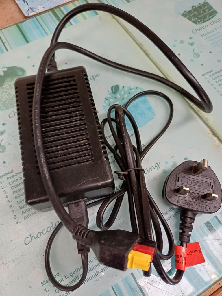 Golf trolley charger 