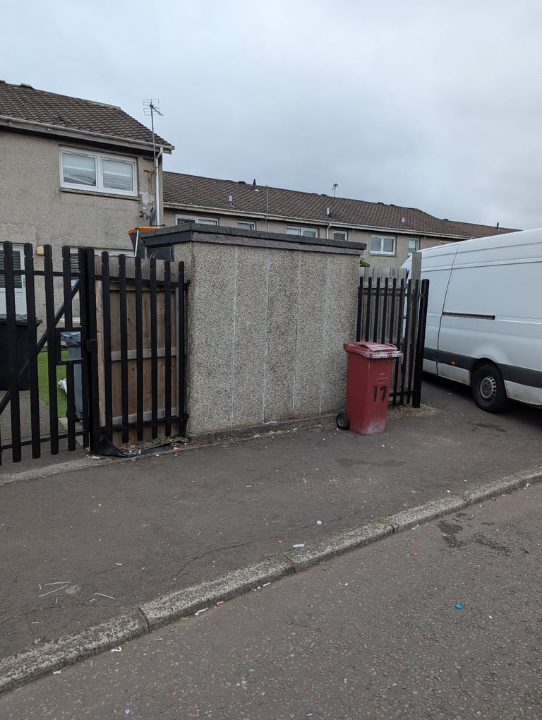 RUBBISH REMOVAL FROM £45 - BINS EMPTIED - HOUSE/GARDEN/GARAGE CLEARANCE - COUCH/MATTRESS UPLIFT 