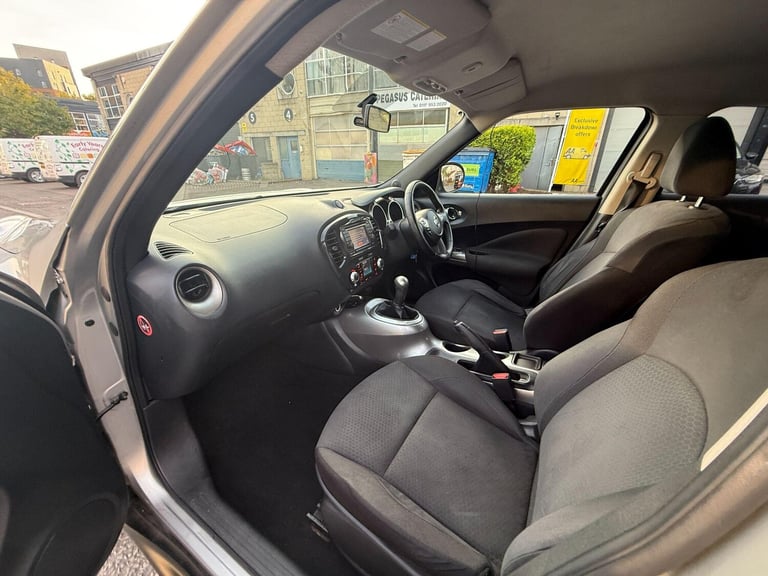 2012 Nissan Juke 1.6 Acenta 5dr [Premium Pack] HATCHBACK PETROL Manual