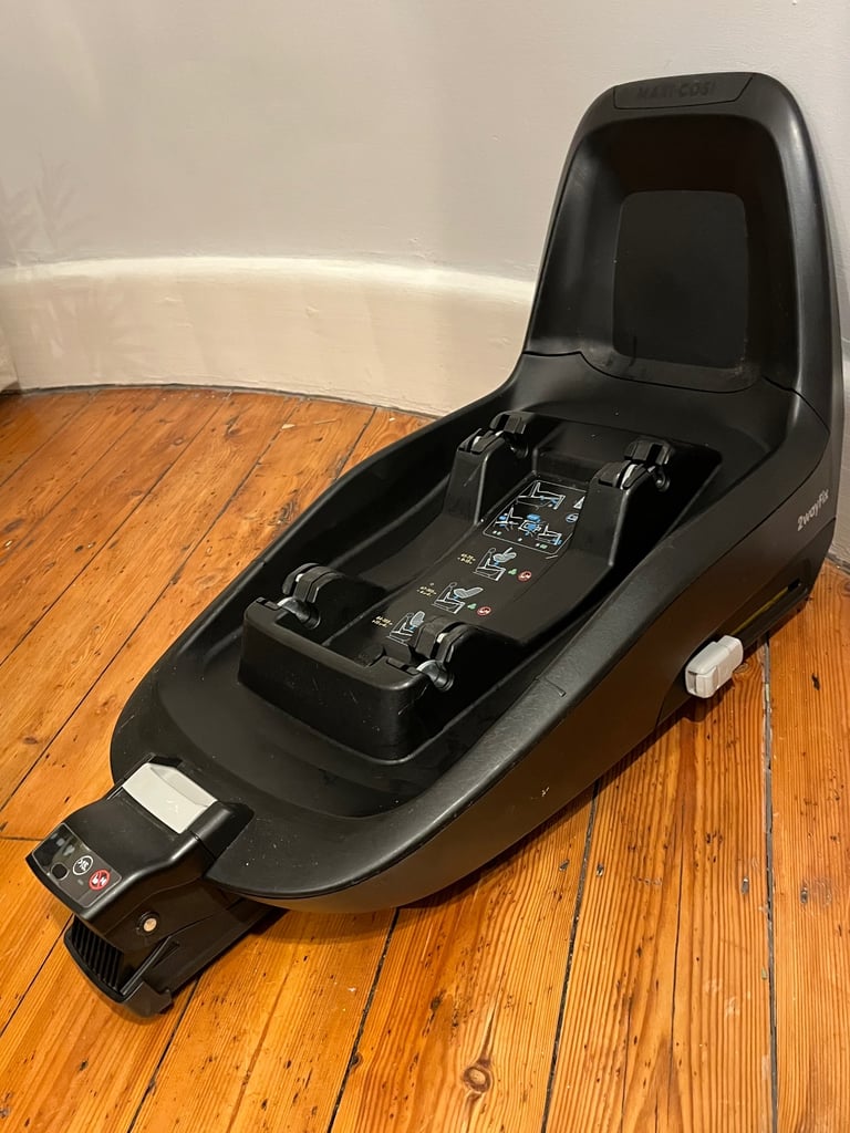 Maxi cosi pebble car seat and base