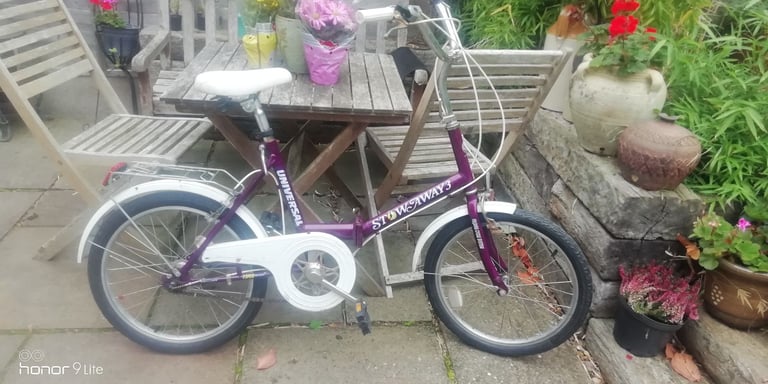 image for Universal Stowaway 3 Folding Bike. Very good condition. 