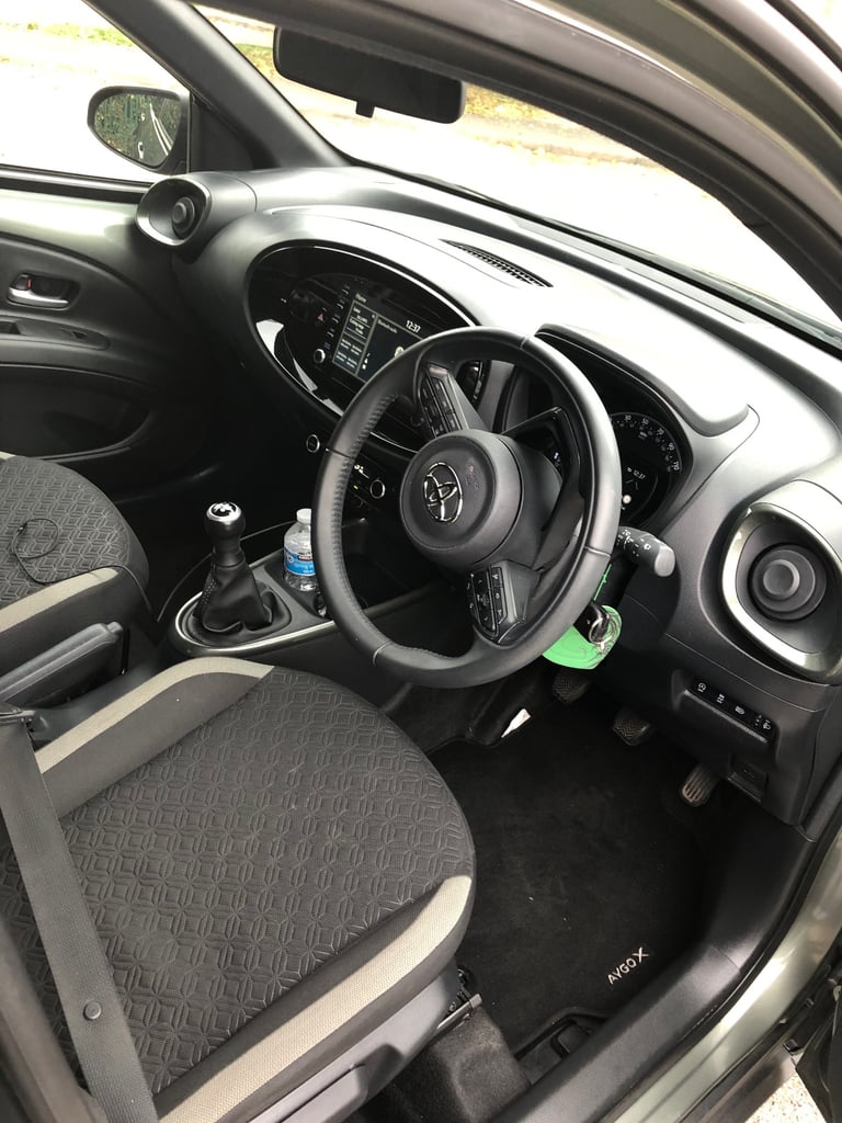 Toyota, AYGO X, EDGE, VVT-I, 2022, Manual, 998 (cc), 5 doors