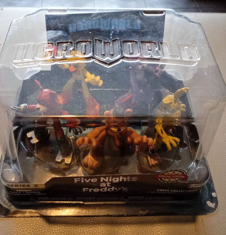 image for Five Nights at Freddy's vinyl collective Funko and Foxy vinyl figure