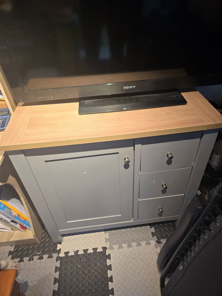 image for Very pretty sideboard - 40cms W x 77cms H X 83cms L no longer needed