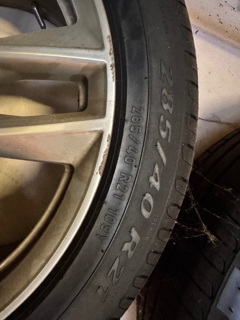 image for Genuine Q7 set of 4 Alloys with tyres 