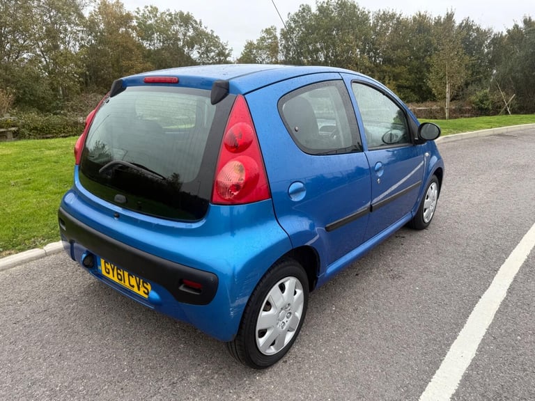 PEUGEOT 107 1.0 12V Urban 2011
