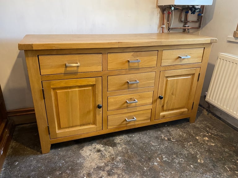  WOODEN SIDEBOARD WITH 6 DRAWERS