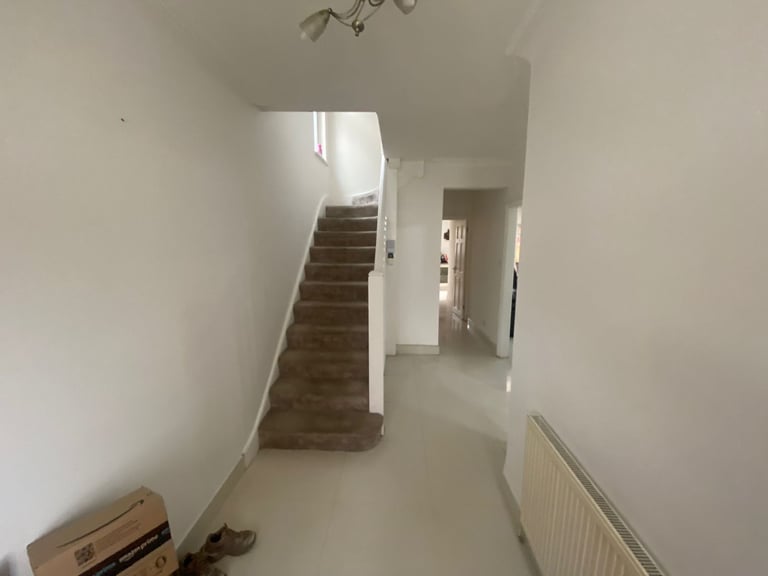 4Bed 2Bath Semi-Detached house to rent in Wembley - The Dene