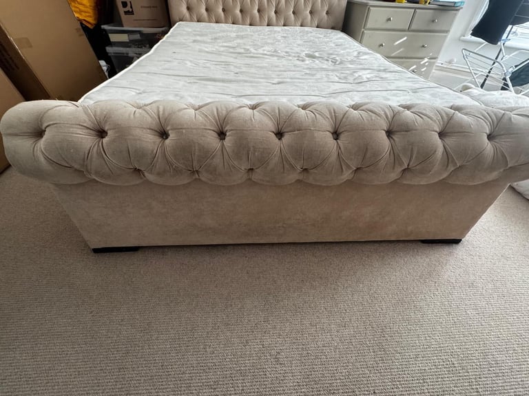 Kingsize Bed complete with Laura Ashley Mattress