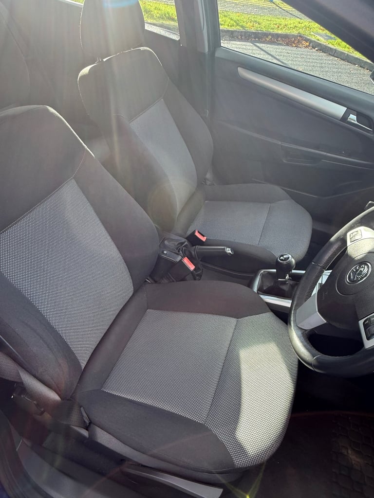 Vauxhall, ASTRA, Hatchback, 2009, Manual, 1598 (cc), 5 doors