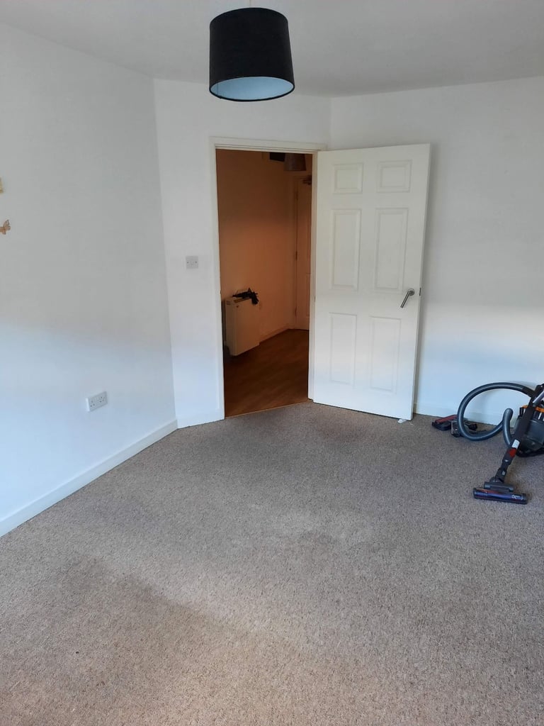 1 bedroom flat to rent - Available in October