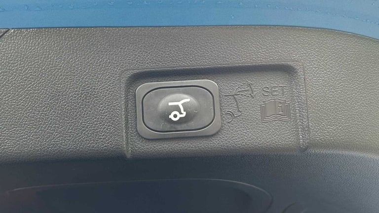 2025 Ford Puma 123kW Premium 43kWh 5dr Auto Hatchback Electric Automatic