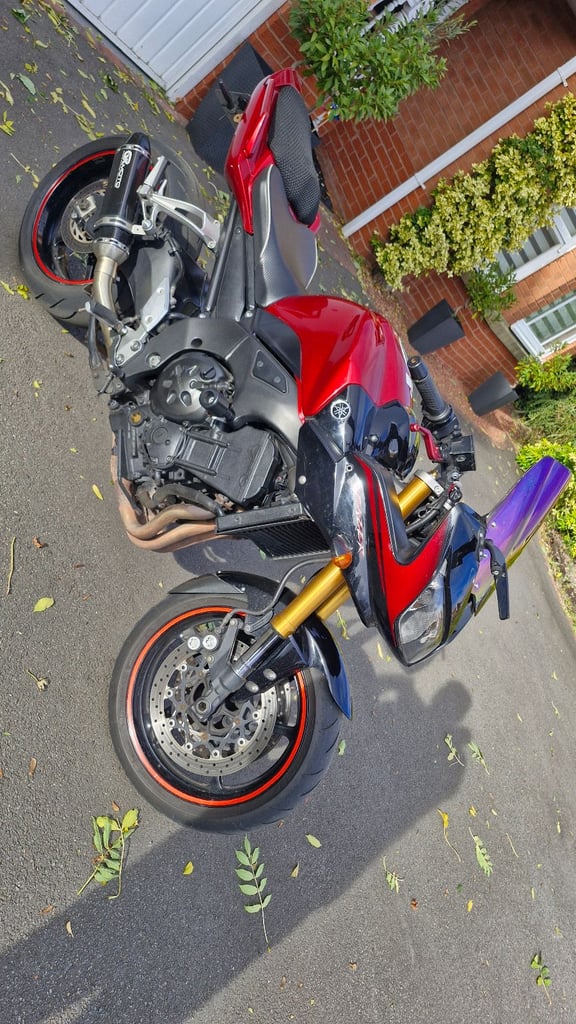 Yamaha FZ1S FAZER 2007 LAVA RED 1000CC 150bhp not fz6 r1 r6 zx6r zx10r z1 5vy 4c8 motorbike cycle  
