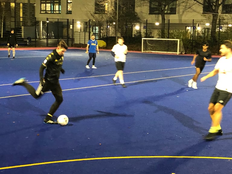 MONDAY NIGHT MEN’S 8aSIDE FOOTBALL MATCH