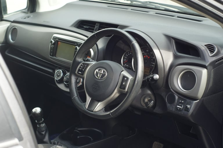 2013 Toyota Yaris 1.33 VVT-i TR 5dr HATCHBACK Petrol Manual