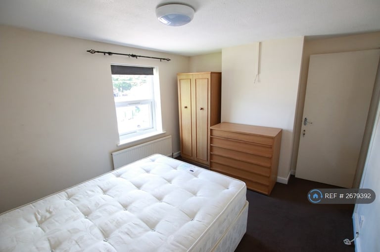 3 bedroom house in Stanway Cottages, Reading, RG6 (3 bed) (#2679392)