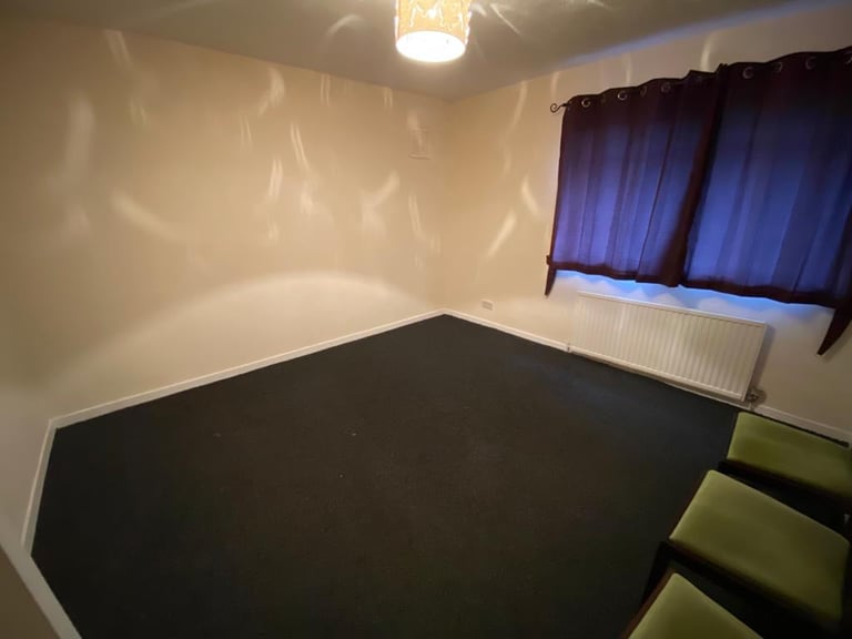 5 Madras Place Flat 0-1 Neilston G78 3PH  - Available Now