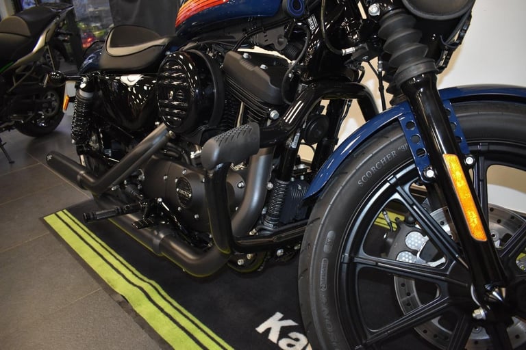 HARLEY DAVIDSON SPORTSTER 1200 IRON-ONLY 880 MILES-VANCE AND HINES-ENGINE BARS