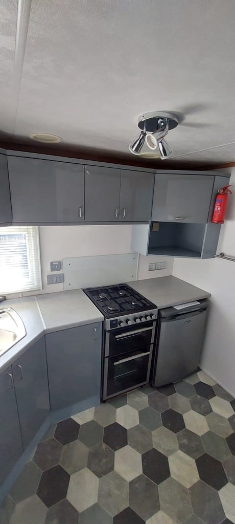 Willerby Salisbury Static Caravan 35 x 12 2 bedroom sited PRIVATE SALE