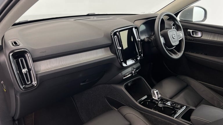 2024 Volvo XC40 Ultra, B3 Mild hybrid, Petrol, Bright (360 camera, Heated Windscreen) Estate Petr...