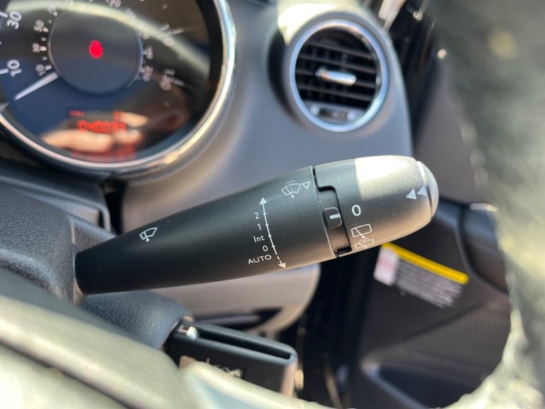 2016 Peugeot 3008 BLUE HDI S/S ALLURE Hatchback Diesel Automatic