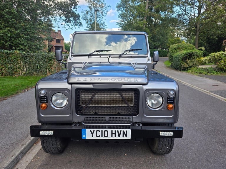 2010 Land Rover Defender 90 2.4 TDCi Hard Top SUV 4WD SWB Euro 4 3dr SUV Diesel Manual