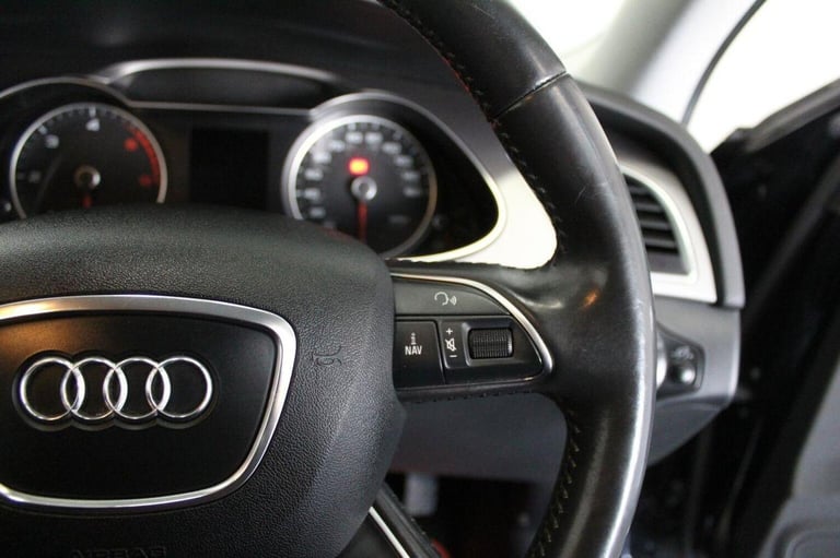 AUDI A4 2.0 TDI SE Technik quattro Euro 5 (s/s) 4dr 2013