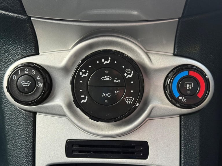 2012 Ford Fiesta 1.25 Zetec 5dr HATCHBACK Petrol Manual