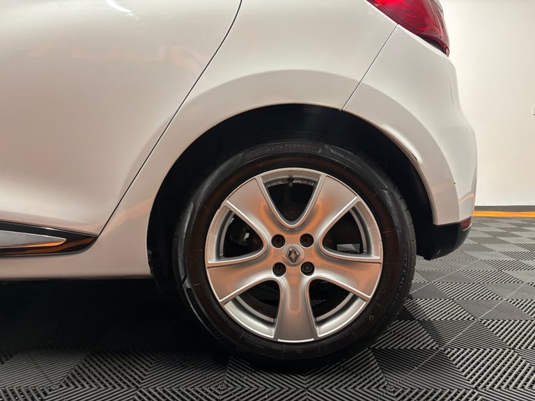 2015 Renault Clio 1.2 16V Dynamique MediaNav 5dr HATCHBACK Petrol Manual