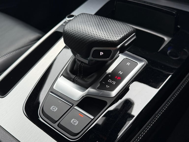  Audi Q5 2.0 TFSIe 55 Competition SUV 5dr Petrol Plug-in Hybrid S Tronic quattro Eur Petrol/Elect...